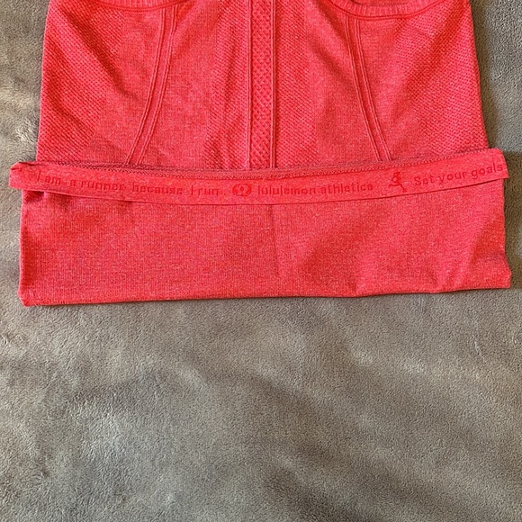 Lululemon size 6 tank - Picture 4 of 4